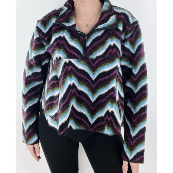 NWT Urban Outfitters Half Zip Cropped Zig Zag Fleece Size Medium - Picture 1 of 3